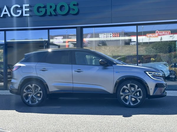 Photo de la voiture RENAULT AUSTRAL E-Tech hybrid 200 Iconic esprit Alpine