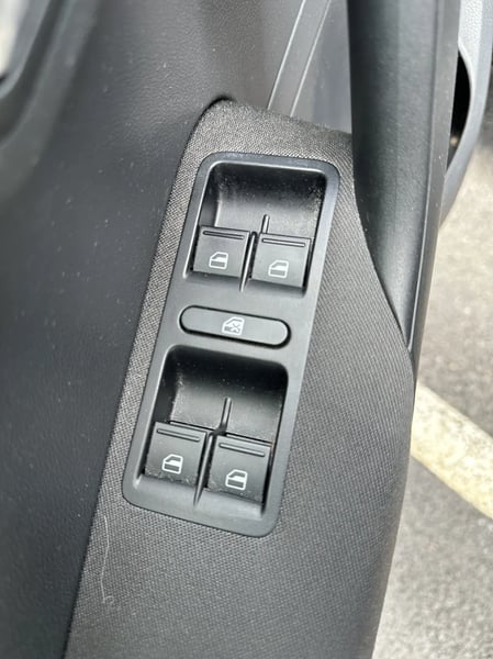 Photo de la voiture VOLKSWAGEN POLO 1.2 70 Life