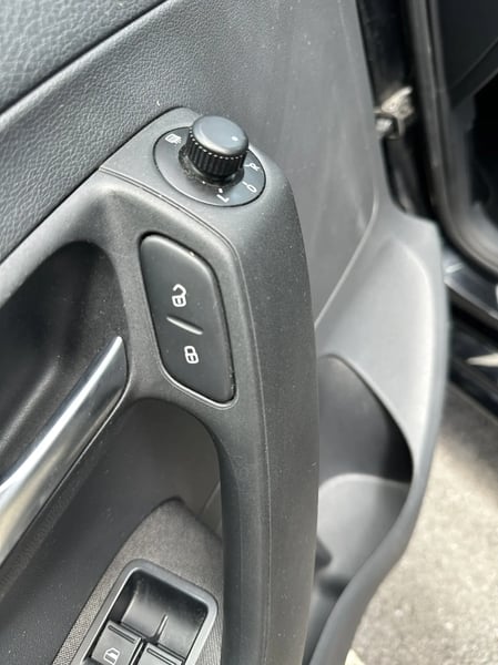 Photo de la voiture VOLKSWAGEN POLO 1.2 70 Life