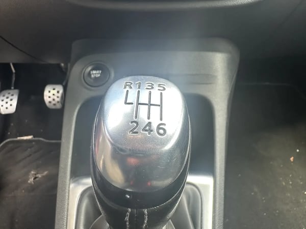Photo de la voiture RENAULT CAPTUR dCi 110 Energy Iridium