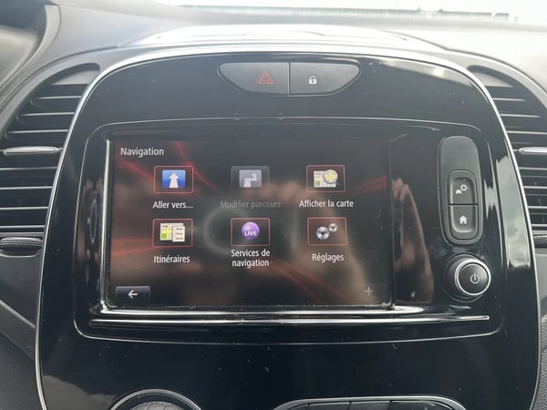 Photo de la voiture RENAULT CAPTUR dCi 110 Energy Iridium