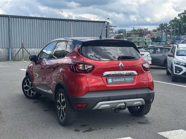 Photo de la voiture RENAULT CAPTUR dCi 110 Energy Iridium