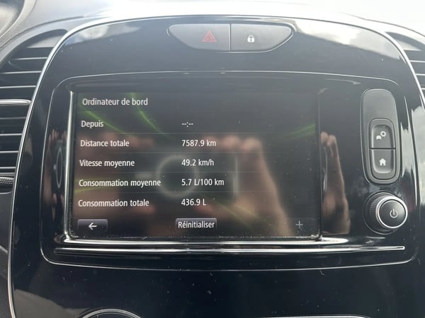 Photo de la voiture RENAULT CAPTUR dCi 110 Energy Iridium