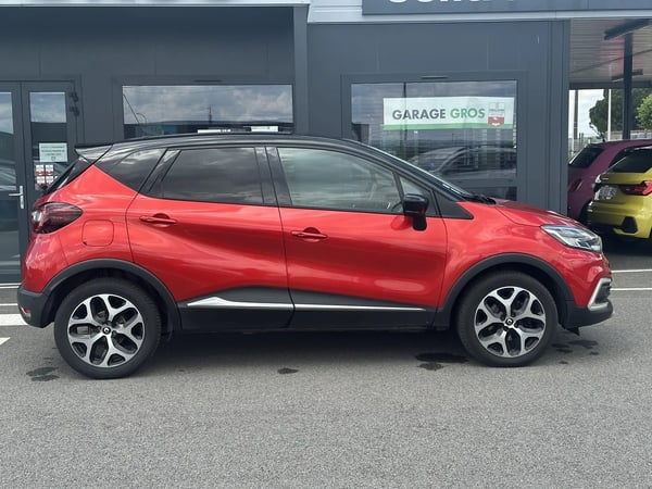 Photo de la voiture RENAULT CAPTUR dCi 110 Energy Iridium