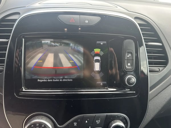 Photo de la voiture RENAULT CAPTUR dCi 110 Energy Iridium