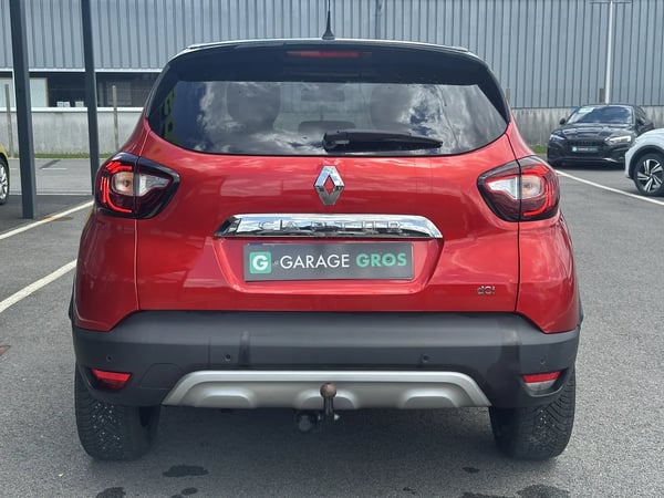 Photo de la voiture RENAULT CAPTUR dCi 110 Energy Iridium