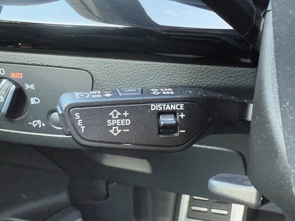 Photo de la voiture AUDI Q5 40 TDI 204 S tronic 7 Quattro S line