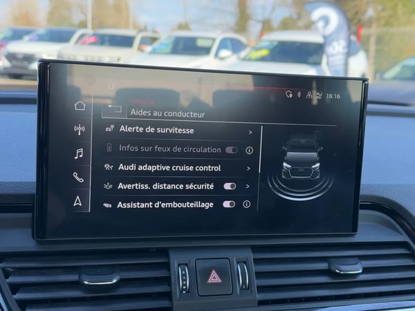 Photo de la voiture AUDI Q5 40 TDI 204 S tronic 7 Quattro S line