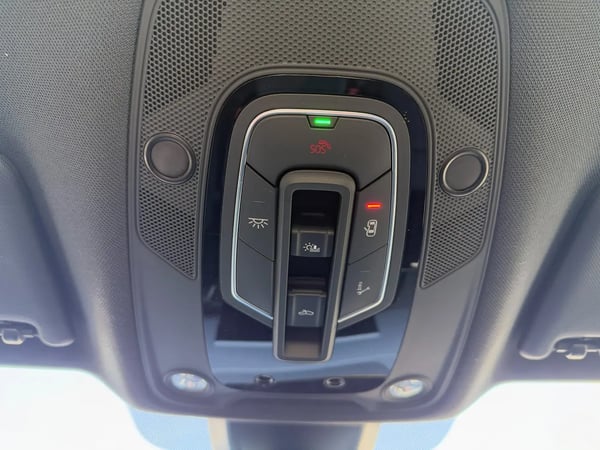 Photo de la voiture AUDI Q5 40 TDI 204 S tronic 7 Quattro S line