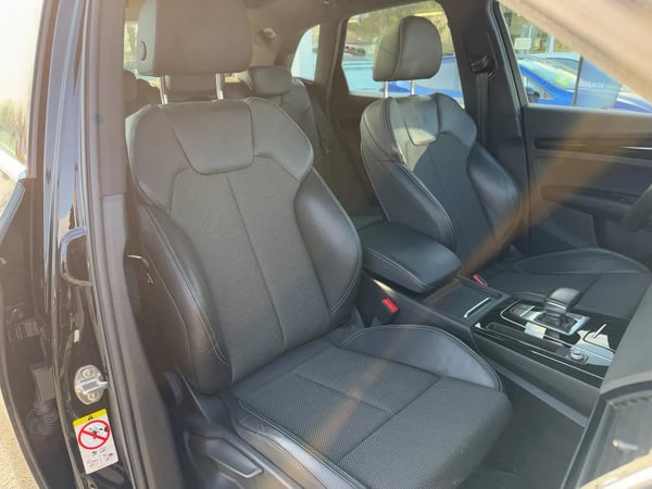 Photo de la voiture AUDI Q5 40 TDI 204 S tronic 7 Quattro S line