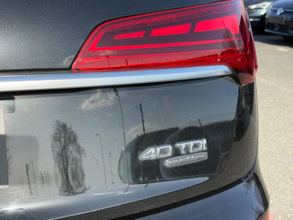 Photo de la voiture AUDI Q5 40 TDI 204 S tronic 7 Quattro S line