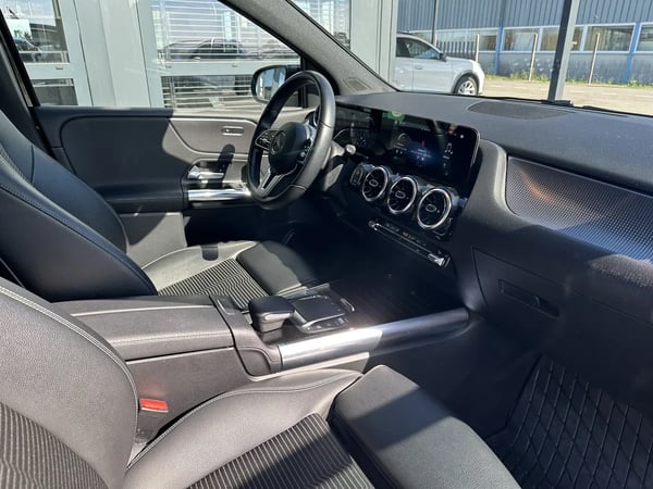 Photo de la voiture MERCEDES CLASSE B 200 d 8G-DCT Progressive Line Edition