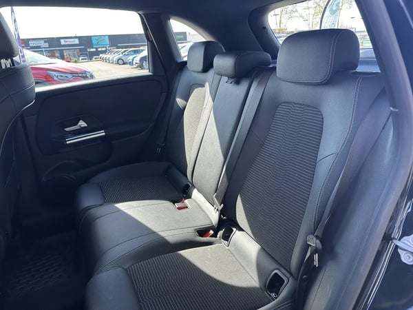 Photo de la voiture MERCEDES CLASSE B 200 d 8G-DCT Progressive Line Edition