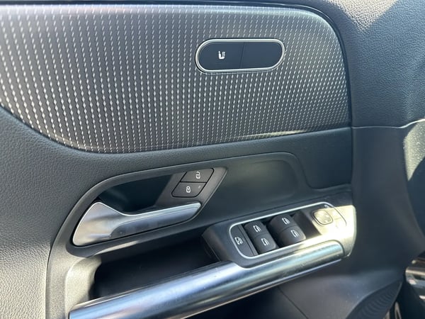 Photo de la voiture MERCEDES CLASSE B 200 d 8G-DCT Progressive Line Edition
