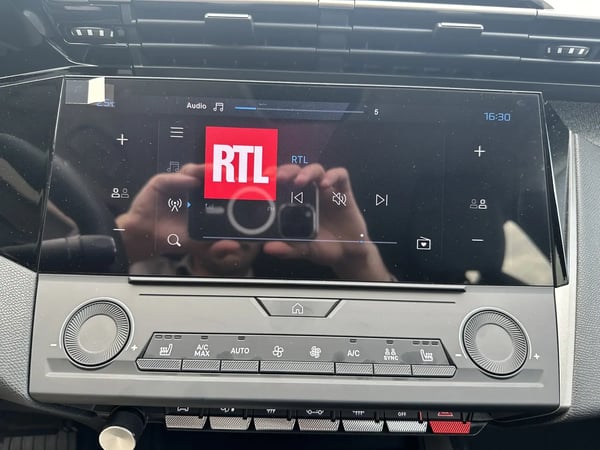Photo de la voiture PEUGEOT 308 BlueHDi 130ch S&S EAT8 Allure