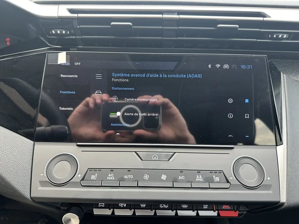 Photo de la voiture PEUGEOT 308 BlueHDi 130ch S&S EAT8 Allure