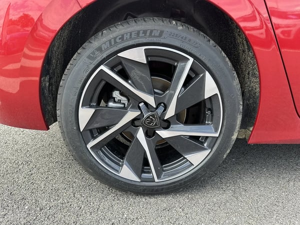 Photo de la voiture PEUGEOT 308 BlueHDi 130ch S&S EAT8 Allure