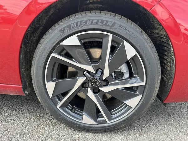 Photo de la voiture PEUGEOT 308 BlueHDi 130ch S&S EAT8 Allure