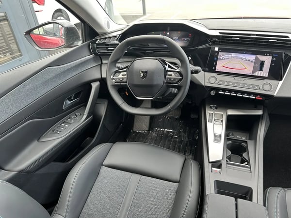 Photo de la voiture PEUGEOT 308 BlueHDi 130ch S&S EAT8 Allure