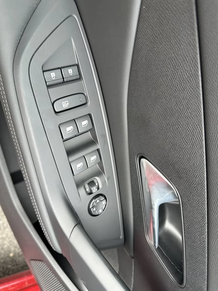 Photo de la voiture PEUGEOT 308 BlueHDi 130ch S&S EAT8 Allure