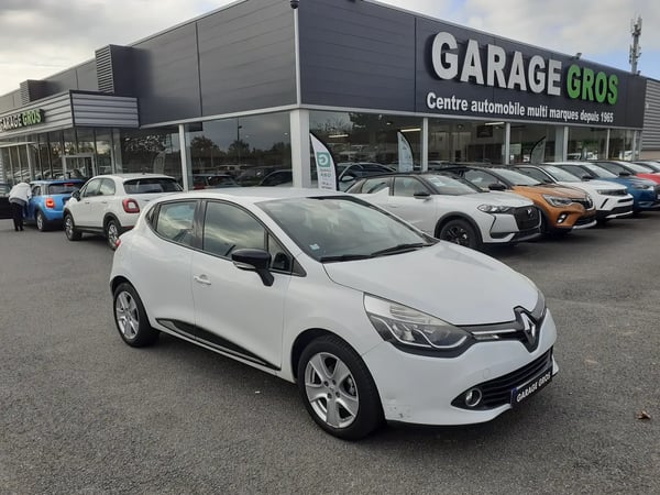 Photo de la voiture RENAULT CLIO IV TCe 90 Energy eco2 Dynamique
