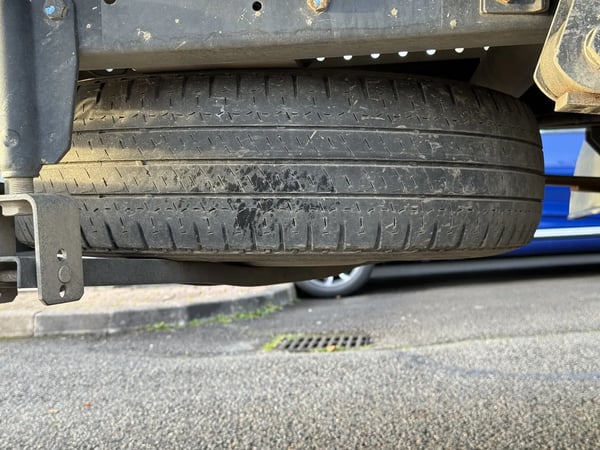 Photo de la voiture IVECO DAILY CHASSIS CABINE CAB 35 C 15H EMP 3750 QUAD-LEAF BVM6