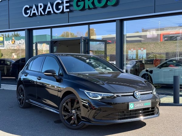 Photo de présentation de la voiture VOLKSWAGEN GOLF 1.5 eTSI OPF 150 DSG7 R-Line