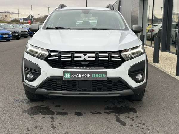 Photo de la voiture DACIA SANDERO ECO-G 100 Stepway Expression