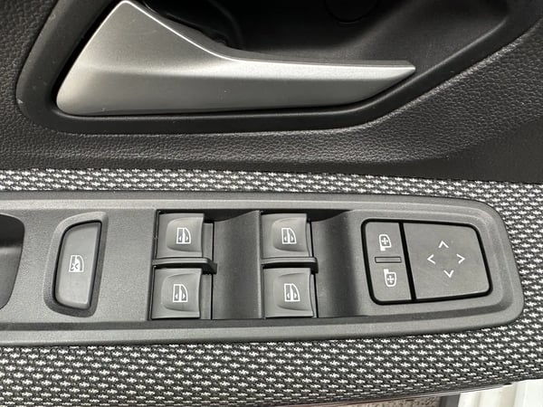 Photo de la voiture DACIA SANDERO ECO-G 100 Stepway Expression