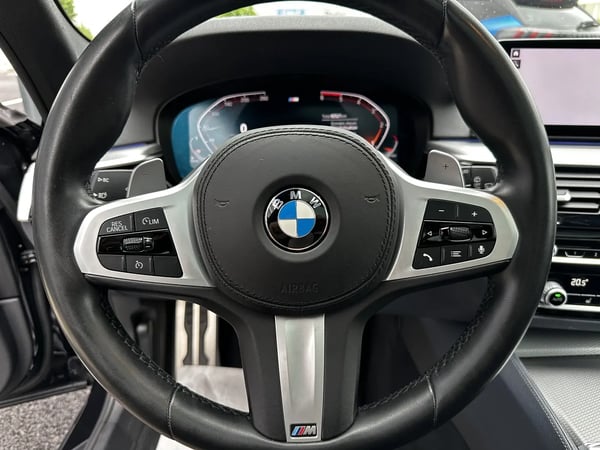 Photo de la voiture BMW SERIE 5 TOURING G31 520d 190 ch BVA8 M Sport