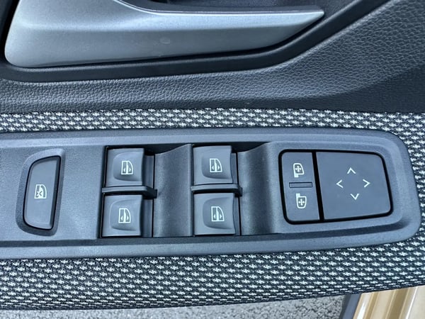 Photo de la voiture DACIA SANDERO ECO-G 100 GSR2 Stepway Expression