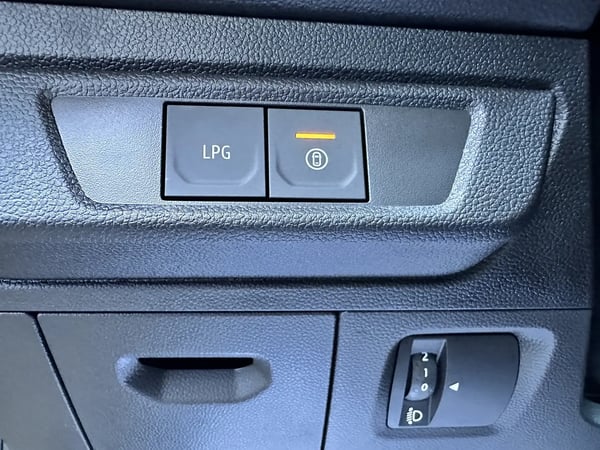Photo de la voiture DACIA SANDERO ECO-G 100 GSR2 Stepway Expression