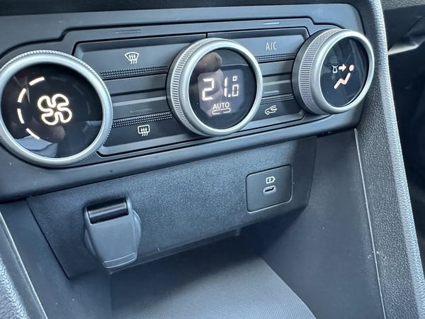 Photo de la voiture DACIA SANDERO ECO-G 100 GSR2 Stepway Expression