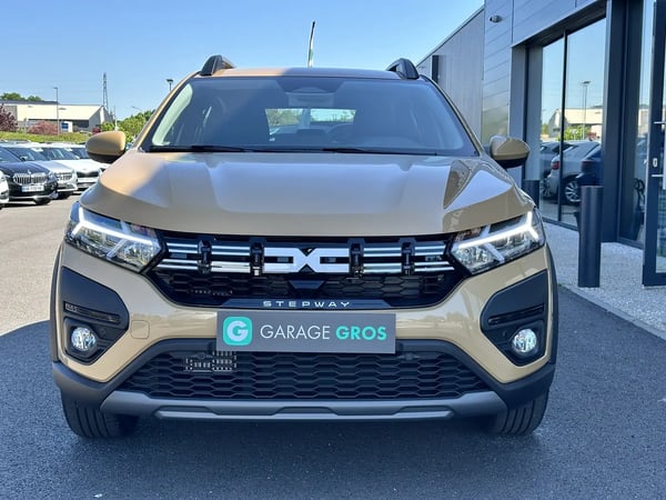 Photo de la voiture DACIA SANDERO ECO-G 100 GSR2 Stepway Expression