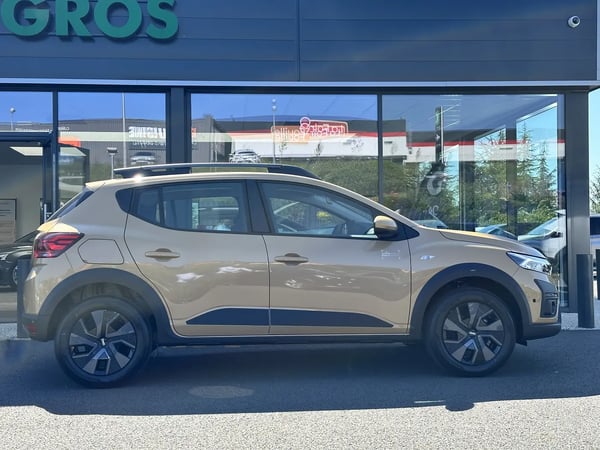 Photo de la voiture DACIA SANDERO ECO-G 100 GSR2 Stepway Expression