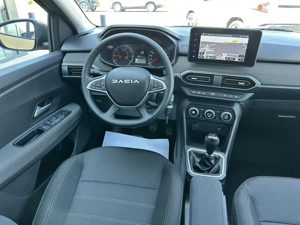 Photo de la voiture DACIA SANDERO ECO-G 100 GSR2 Stepway Expression