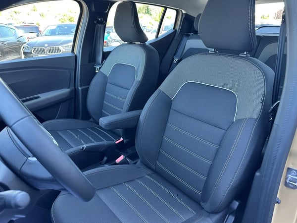 Photo de la voiture DACIA SANDERO ECO-G 100 GSR2 Stepway Expression
