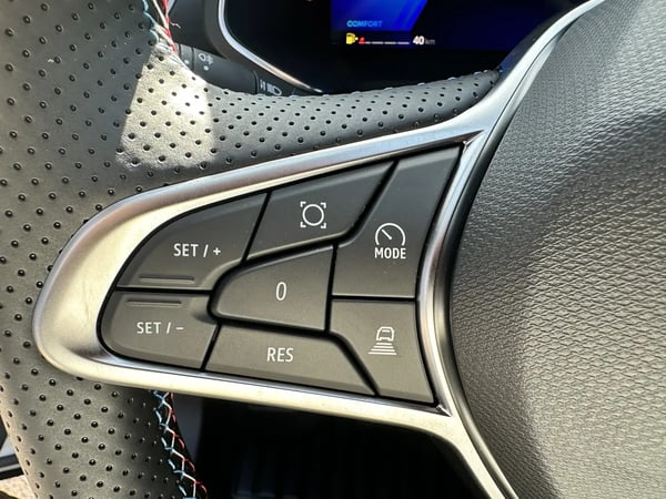 Photo de la voiture RENAULT SYMBIOZ E-Tech full hybrid 145 Esprit Alpine