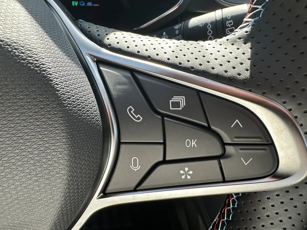 Photo de la voiture RENAULT SYMBIOZ E-Tech full hybrid 145 Esprit Alpine