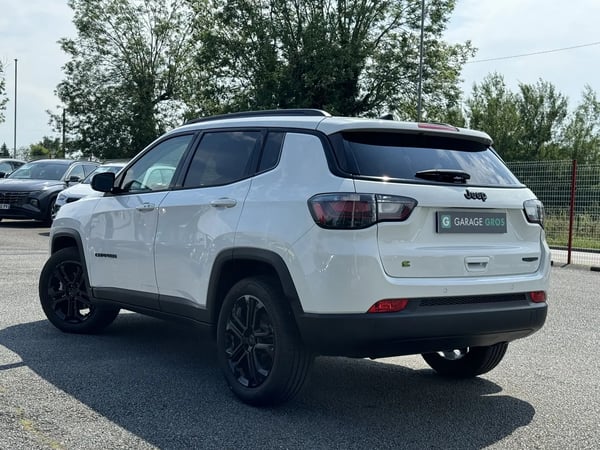 Photo de la voiture JEEP COMPASS 1.5 Turbo T4 130 ch e-Hybrid BVR7 Night Eagle