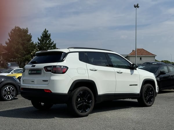 Photo de la voiture JEEP COMPASS 1.5 Turbo T4 130 ch e-Hybrid BVR7 Night Eagle