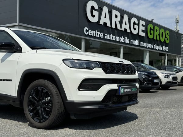 Photo de la voiture JEEP COMPASS 1.5 Turbo T4 130 ch e-Hybrid BVR7 Night Eagle