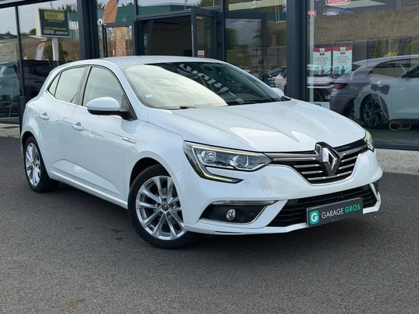Photo de présentation de la voiture RENAULT MEGANE IV BERLINE dCi 115 Business