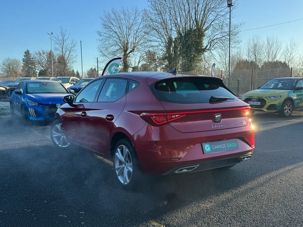 Photo de la voiture SEAT LEON e-Hybrid 204 ch DSG6 FR