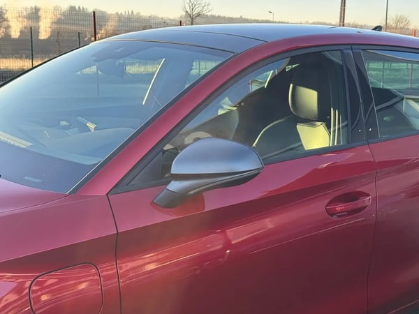 Photo de la voiture SEAT LEON e-Hybrid 204 ch DSG6 FR