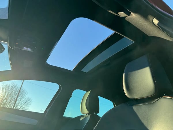 Photo de la voiture SEAT LEON e-Hybrid 204 ch DSG6 FR