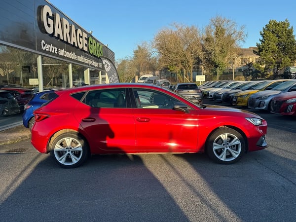 Photo de la voiture SEAT LEON e-Hybrid 204 ch DSG6 FR