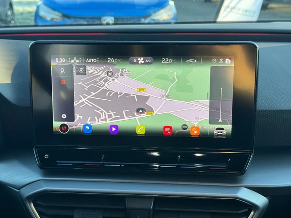 Photo de la voiture SEAT LEON e-Hybrid 204 ch DSG6 FR