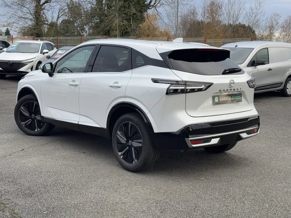 Photo de la voiture NISSAN QASHQAI Mild Hybrid 158 ch Xtronic Tekna