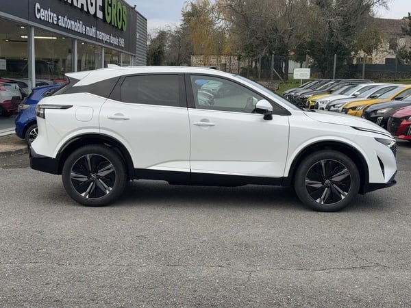 Photo de la voiture NISSAN QASHQAI Mild Hybrid 158 ch Xtronic Tekna